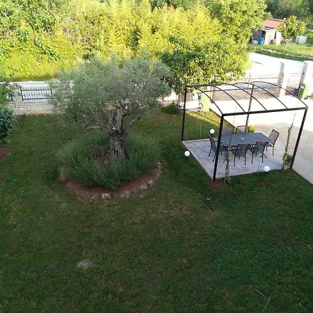 Apartment Vesna Veleniki Екстер'єр фото