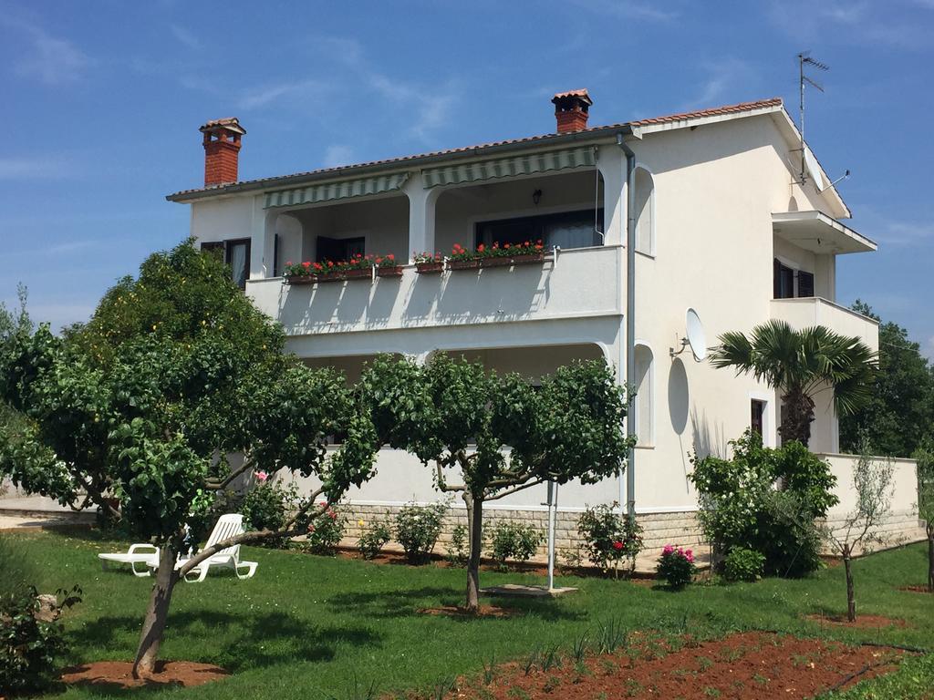 Apartment Vesna Veleniki Екстер'єр фото