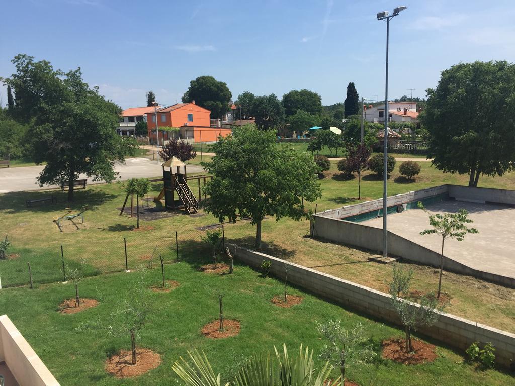 Apartment Vesna Veleniki Екстер'єр фото