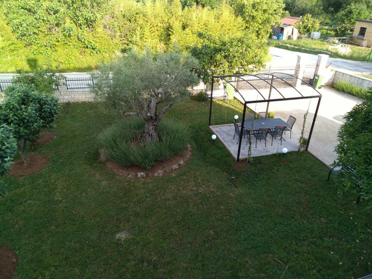 Apartment Vesna Veleniki Екстер'єр фото