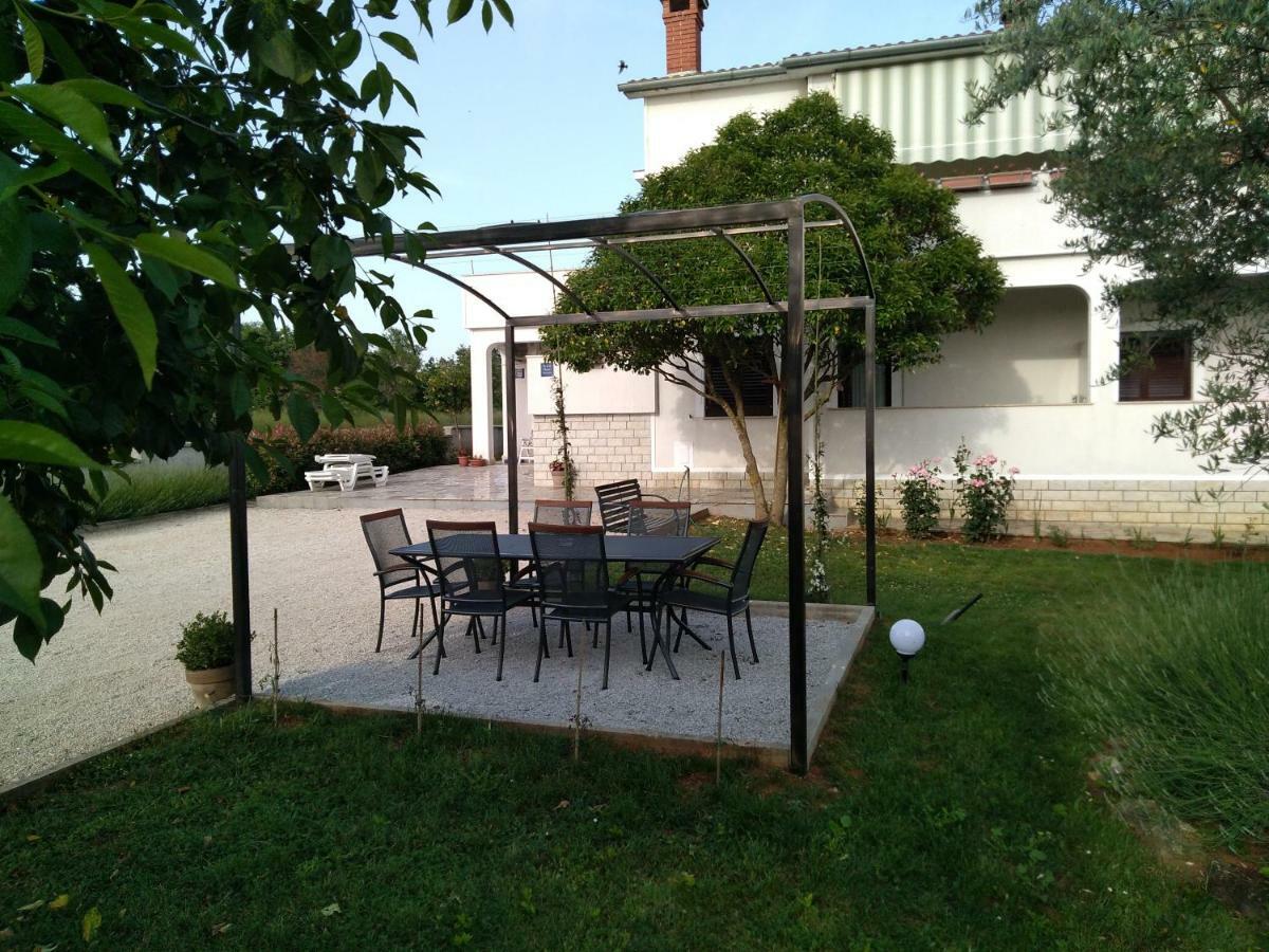 Apartment Vesna Veleniki Екстер'єр фото