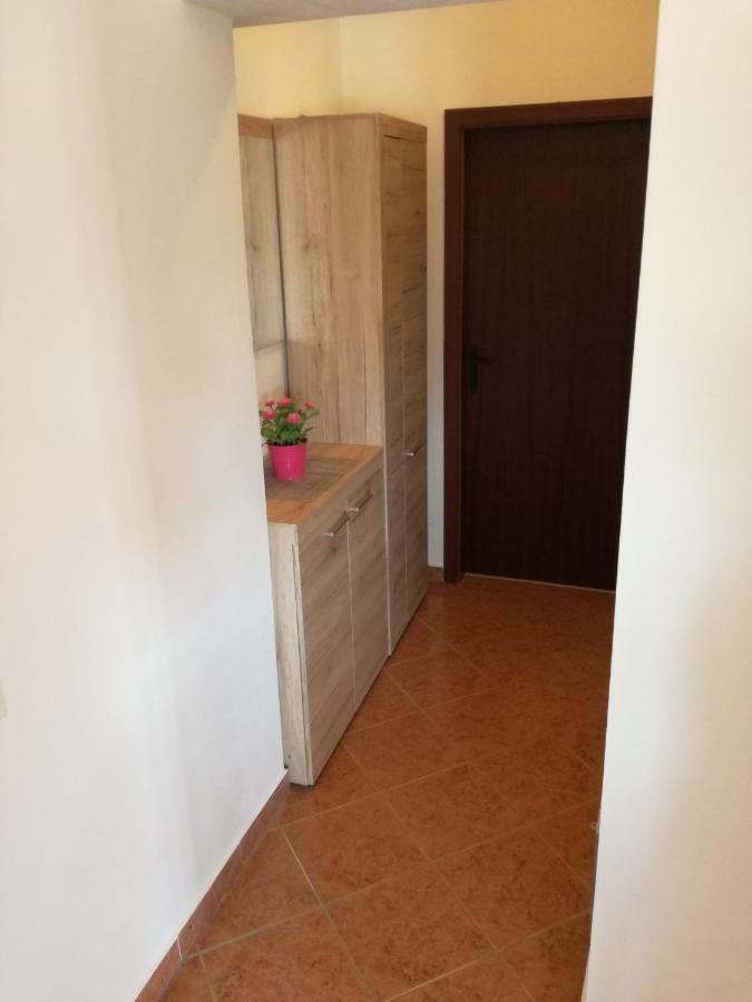 Apartment Vesna Veleniki Екстер'єр фото