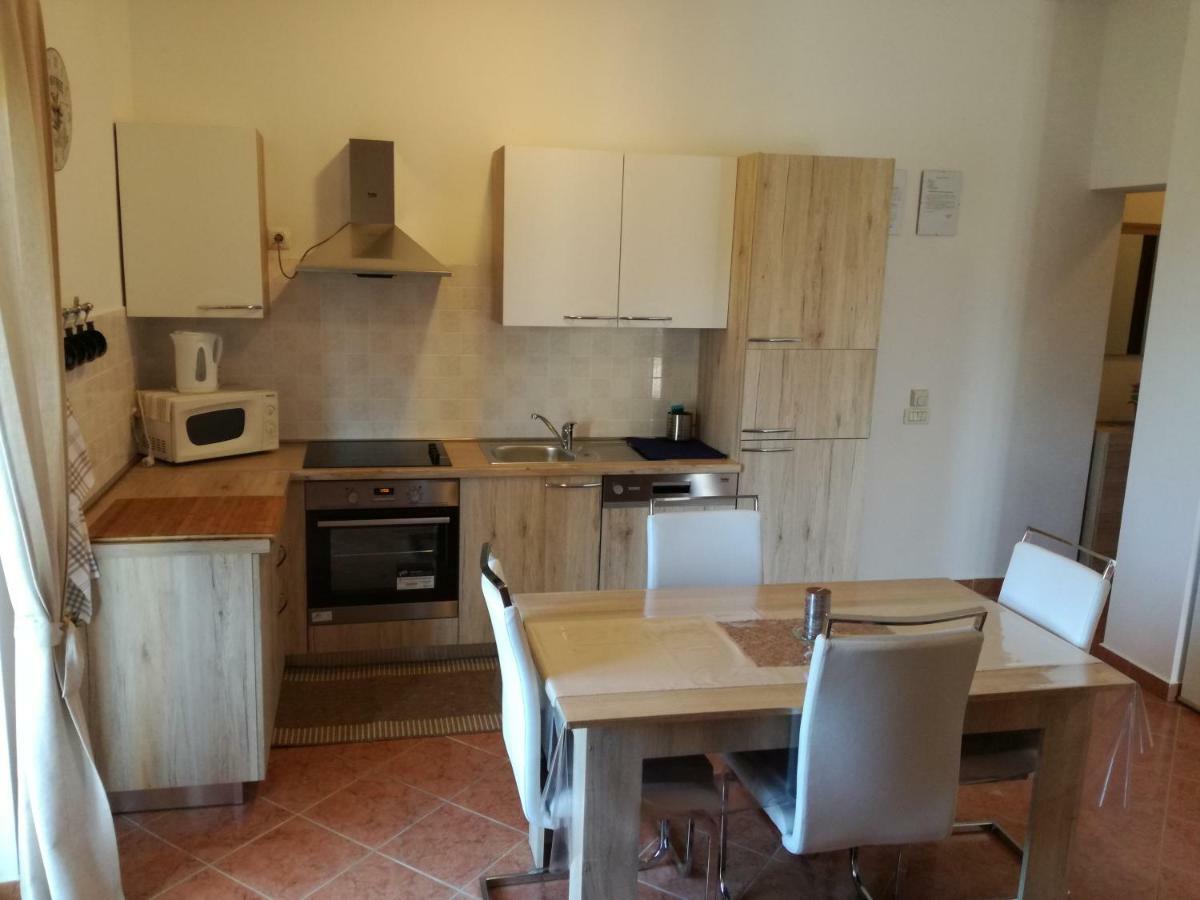 Apartment Vesna Veleniki Екстер'єр фото