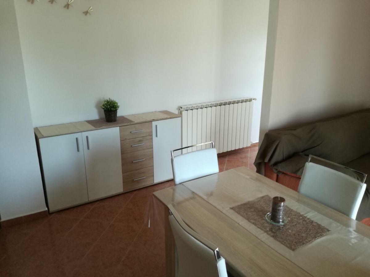 Apartment Vesna Veleniki Екстер'єр фото