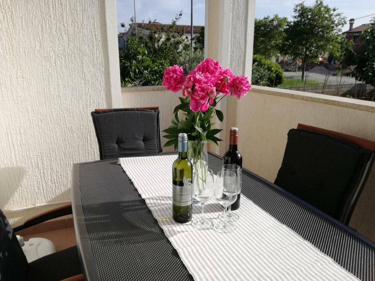 Apartment Vesna Veleniki Екстер'єр фото
