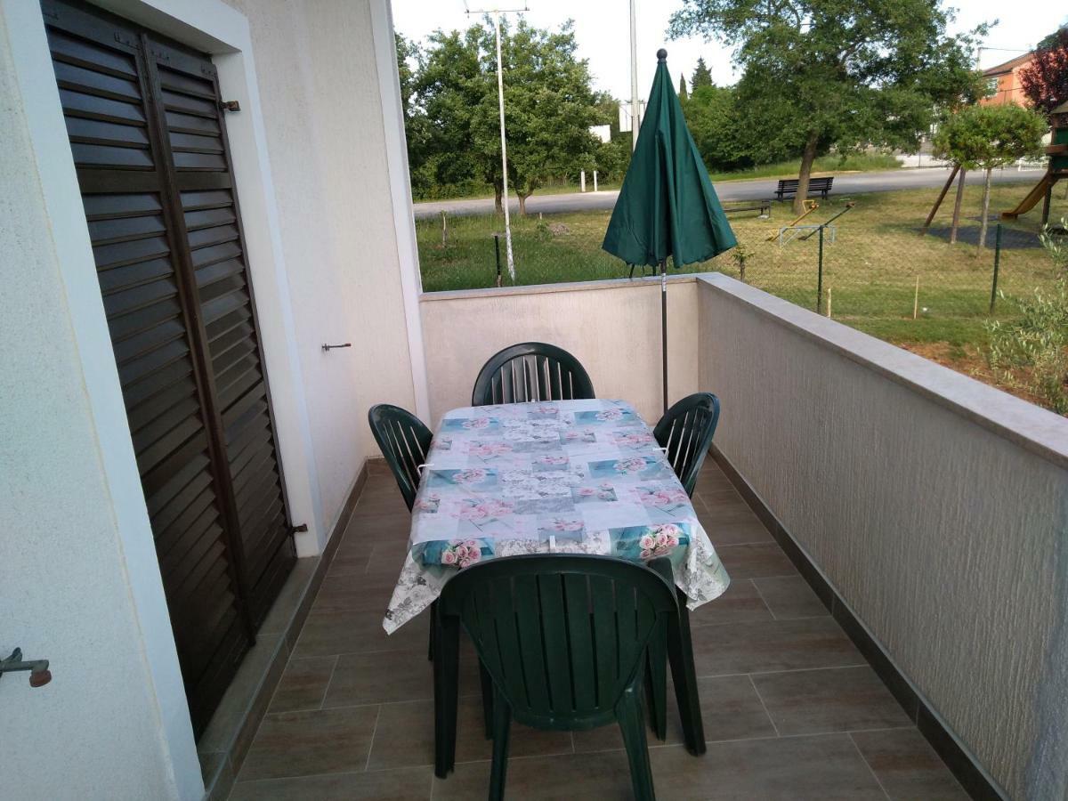 Apartment Vesna Veleniki Екстер'єр фото