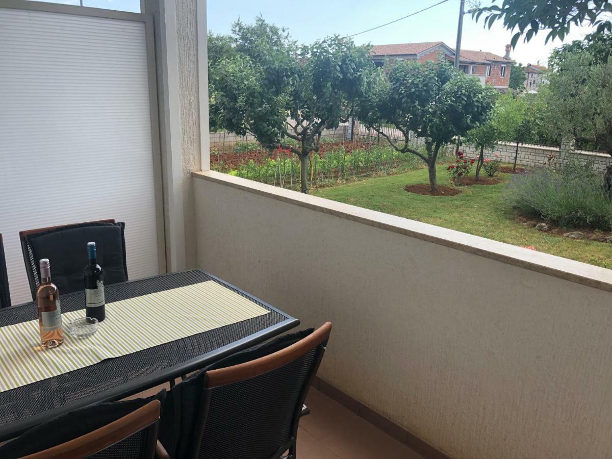 Apartment Vesna Veleniki Екстер'єр фото