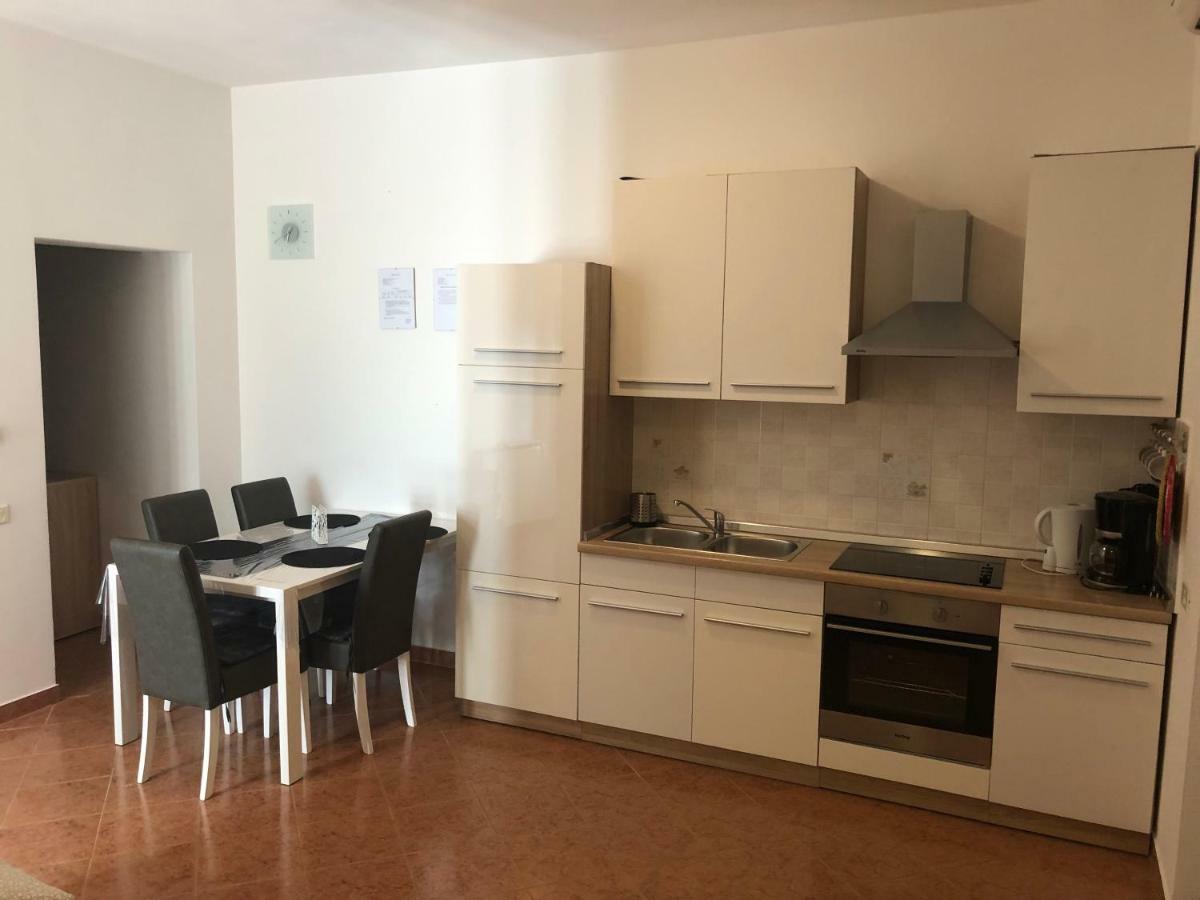 Apartment Vesna Veleniki Екстер'єр фото